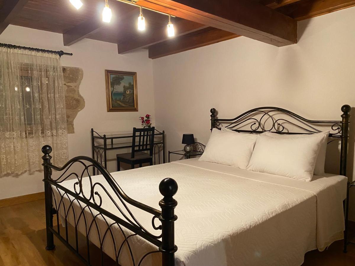 Pegasus House Hotel Corinth Екстериор снимка